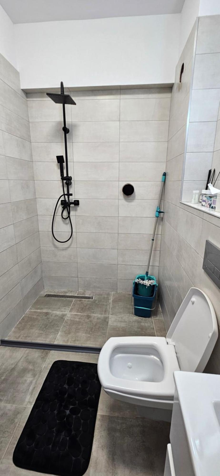 Apartament Dem Radulescu Langa Strand Ramnicu Valcea Exterior foto