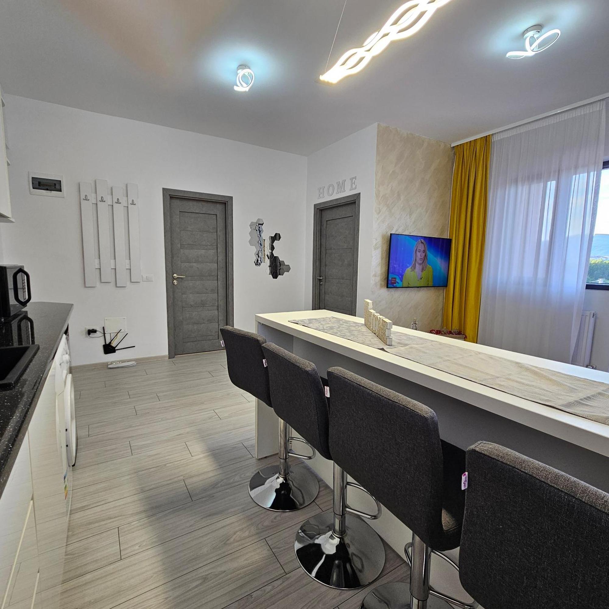 Apartament Dem Radulescu Langa Strand Ramnicu Valcea Exterior foto